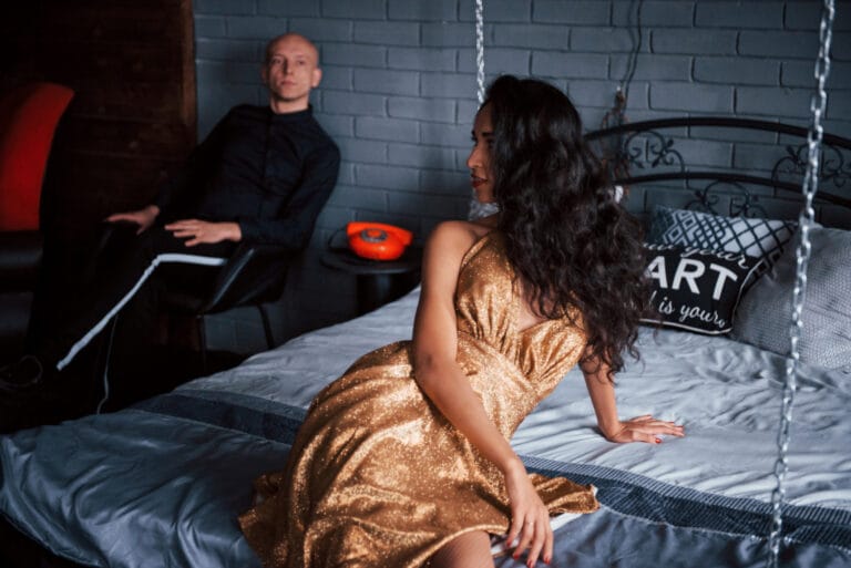 Atados al Deseo: Guía Transgresora para Iniciarse en el BDSM y el Bondage Suave